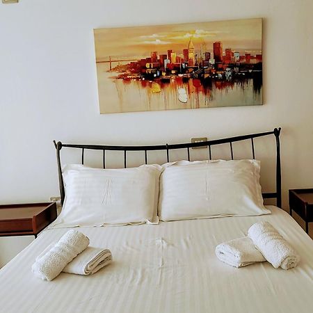 Polyxeni Apartments & Rooms Qeparo Luaran gambar