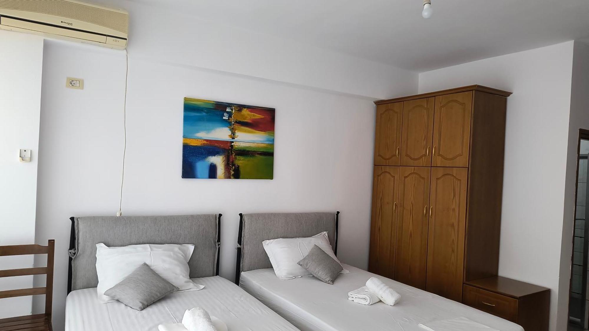 Polyxeni Apartments & Rooms Qeparo Luaran gambar