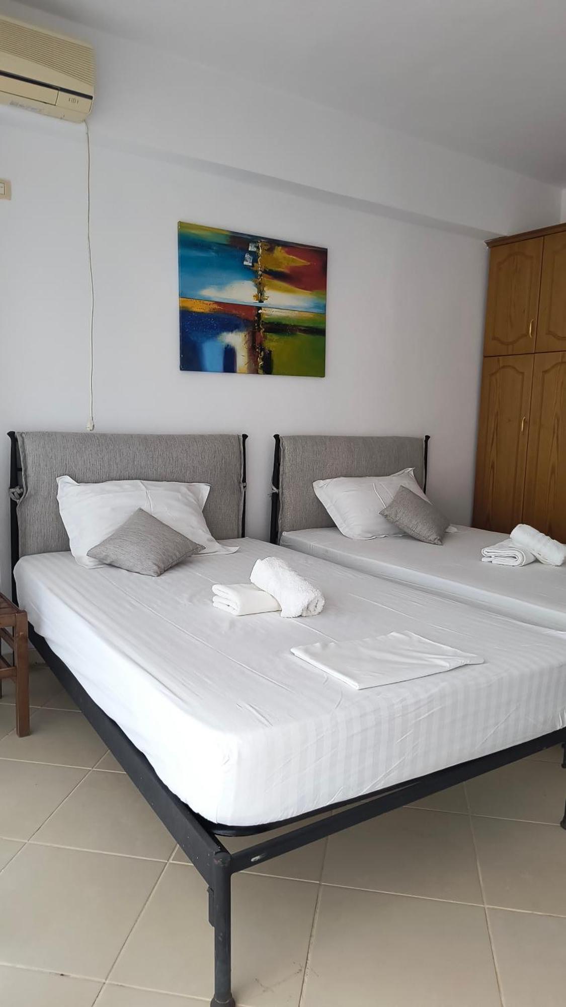 Polyxeni Apartments & Rooms Qeparo Luaran gambar