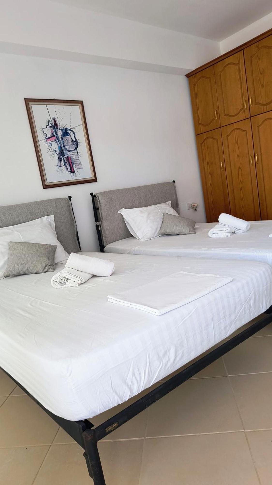 Polyxeni Apartments & Rooms Qeparo Luaran gambar