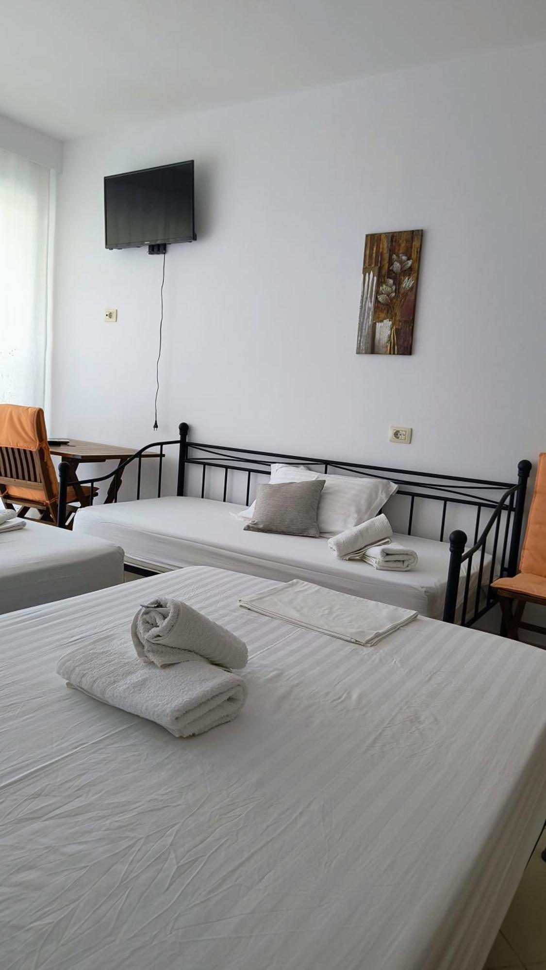 Polyxeni Apartments & Rooms Qeparo Luaran gambar