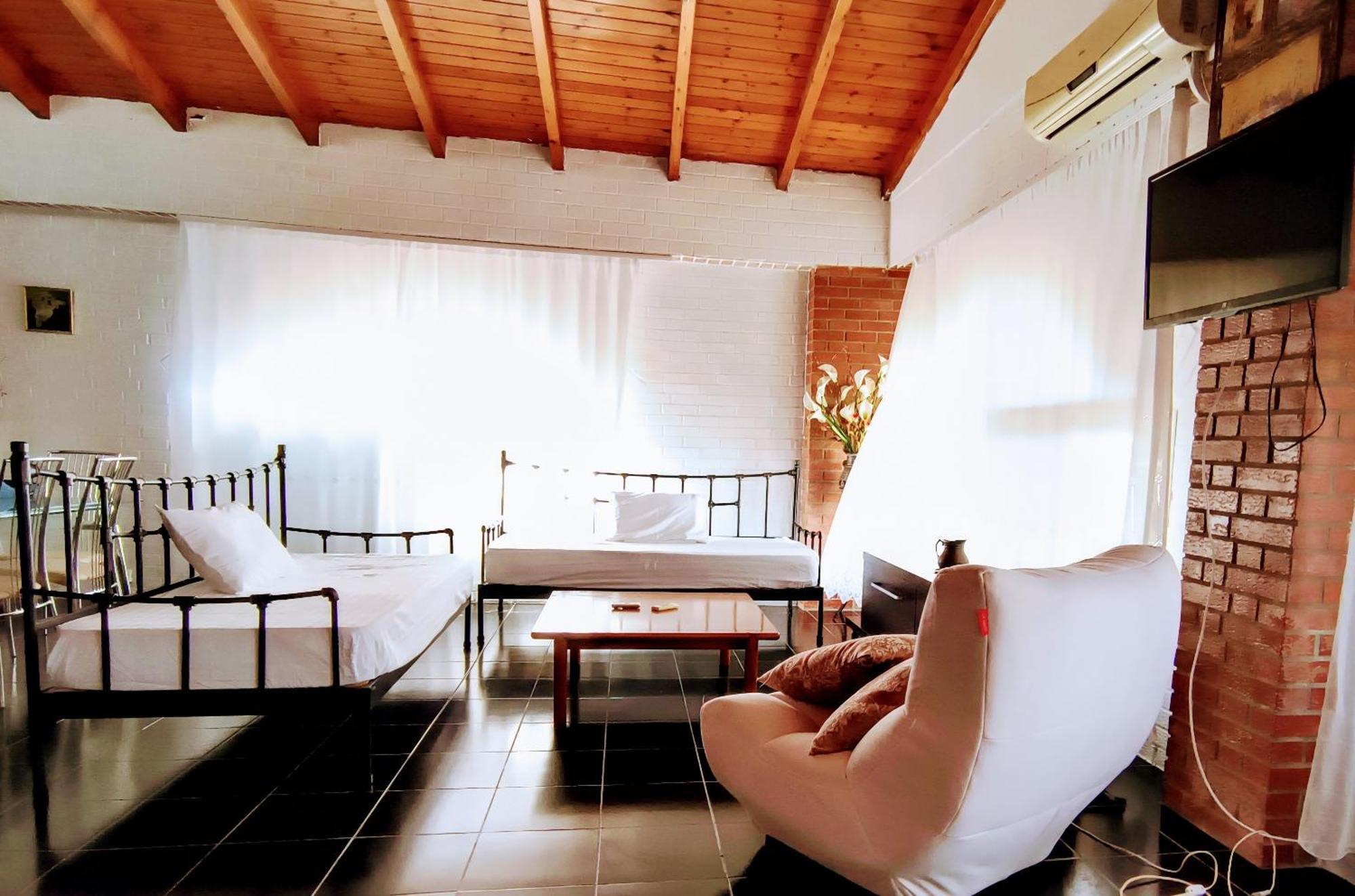 Polyxeni Apartments & Rooms Qeparo Luaran gambar