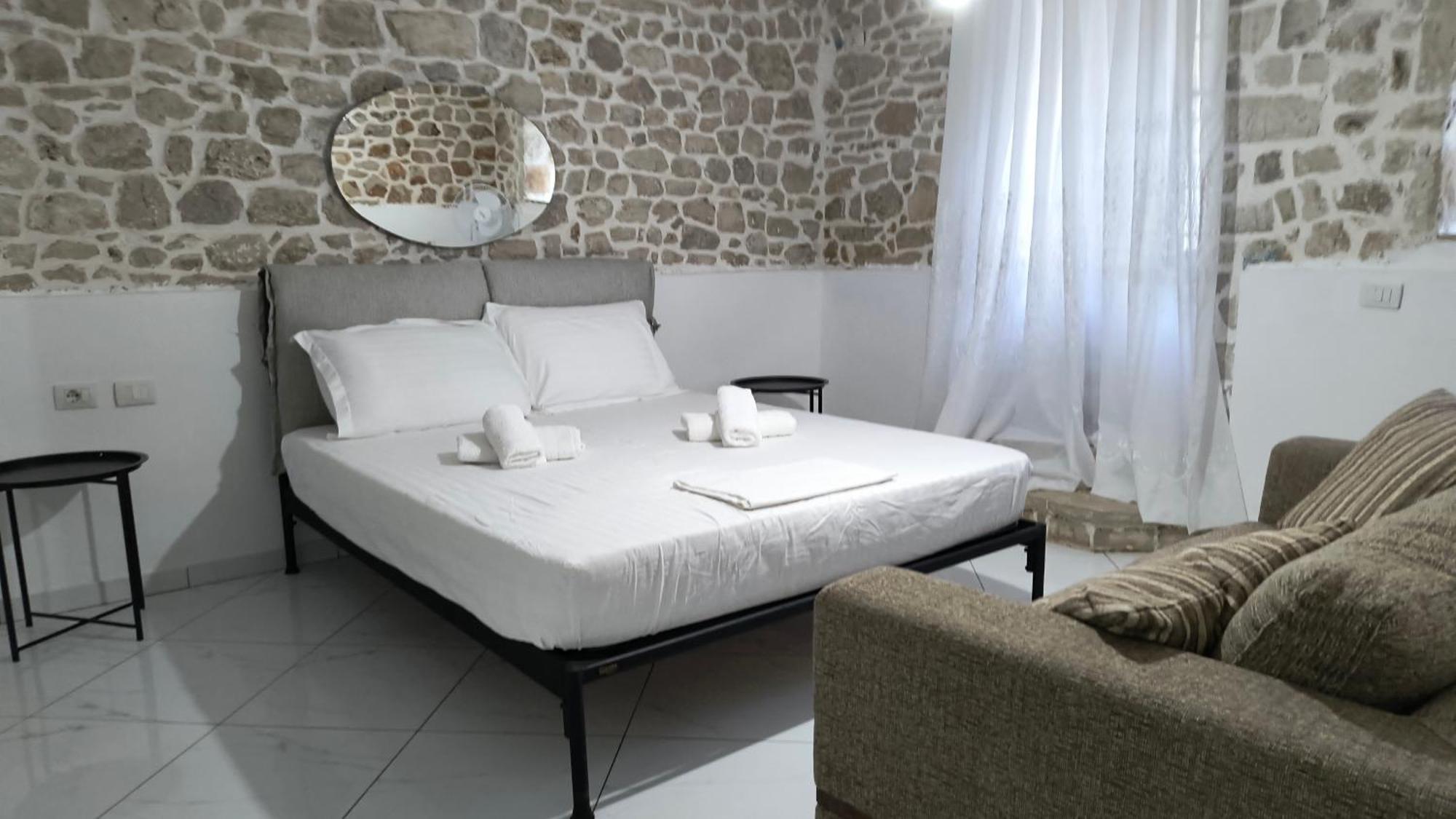 Polyxeni Apartments & Rooms Qeparo Luaran gambar