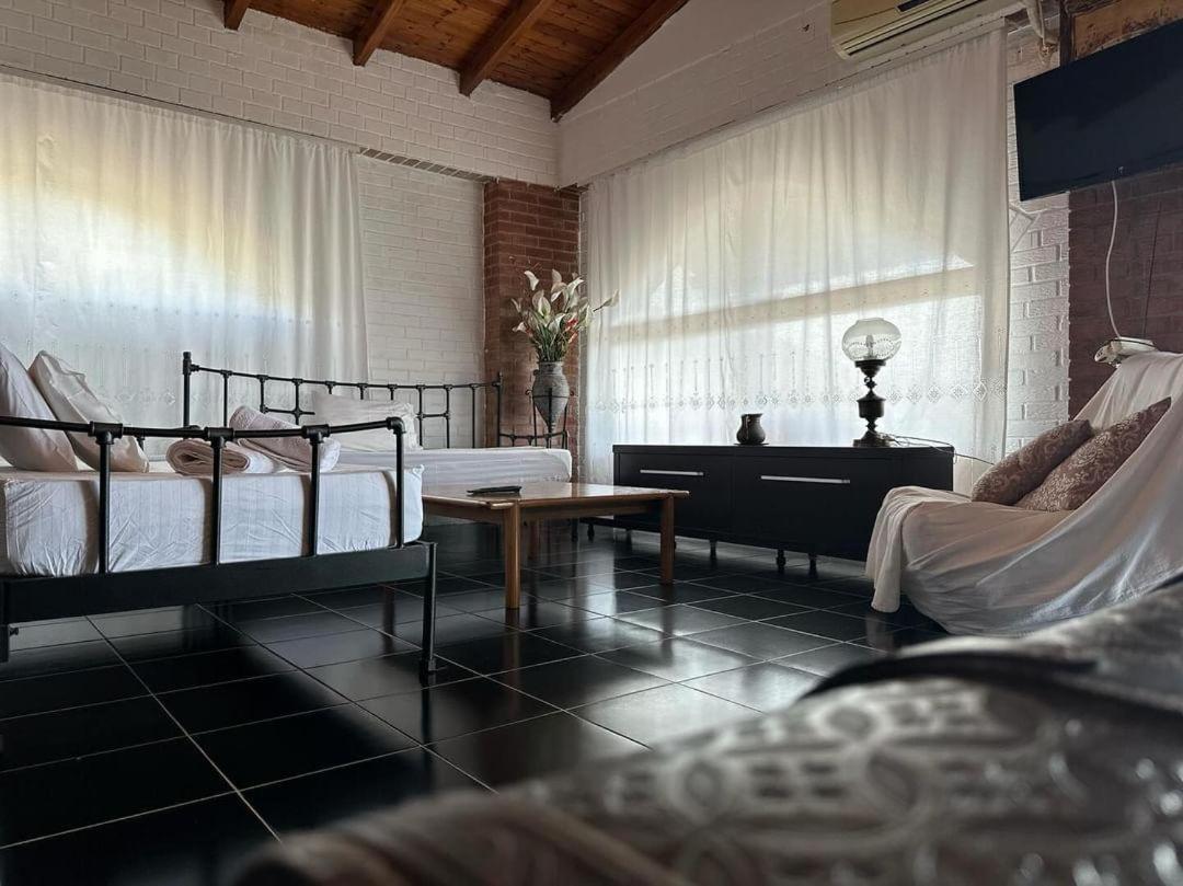 Polyxeni Apartments & Rooms Qeparo Luaran gambar