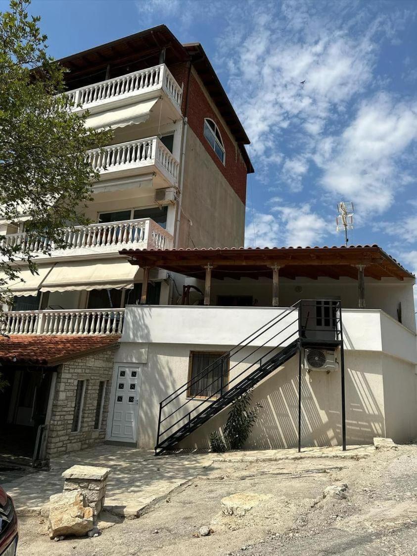 Polyxeni Apartments & Rooms Qeparo Luaran gambar