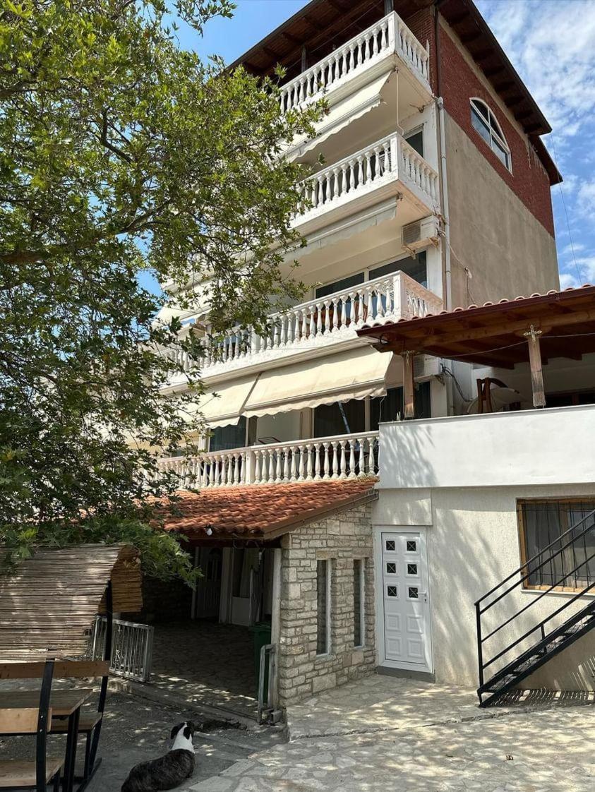 Polyxeni Apartments & Rooms Qeparo Luaran gambar